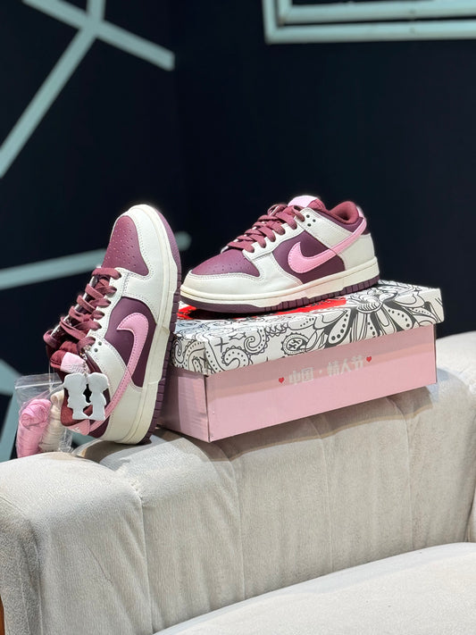 Nike dunk valentine’s day