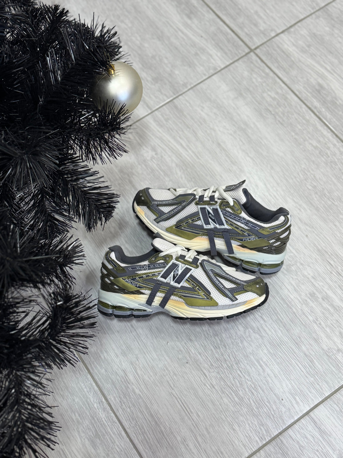 New balance 1906R
