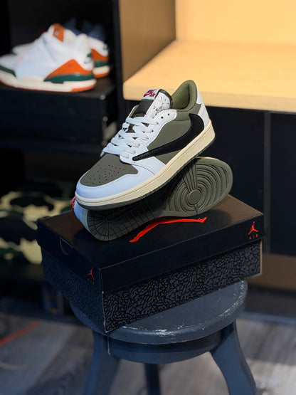 Jordan retro 1 low x travis scott