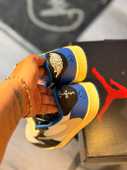 Jordan retro 1 low x travis scott