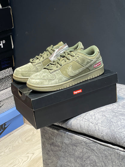 Nike dunk x supreme