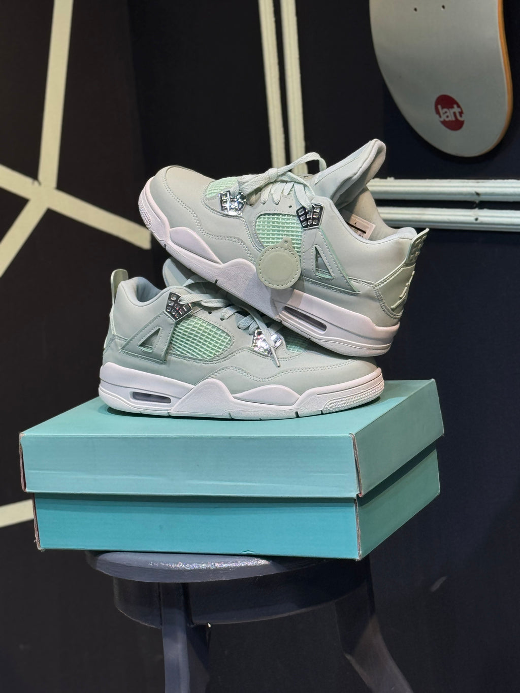 Jordan retro 4 abundance