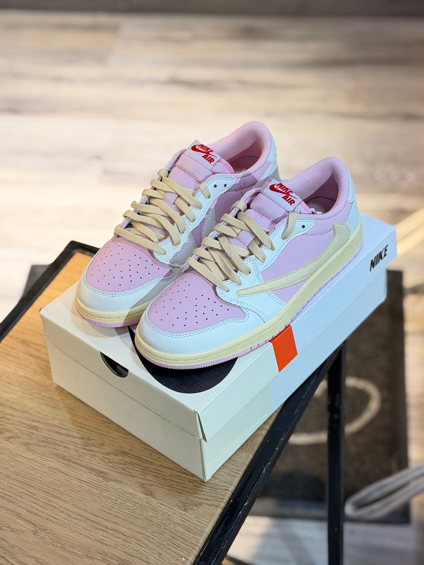Jordan retro 1 low x travis