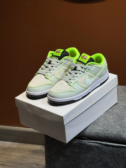 Nike dunk sb x ducks