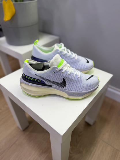 NIKE INVINCIBLE