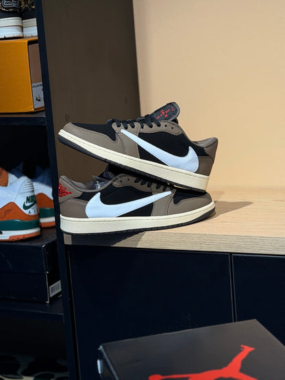 Jordan retro 1 low x travis scott
