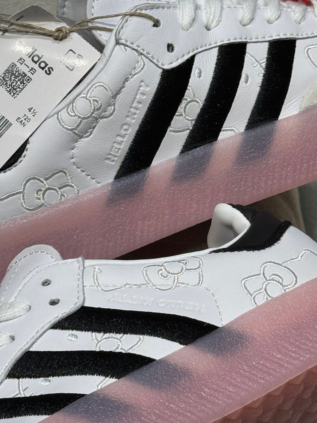 Adidas samba x hello kitty