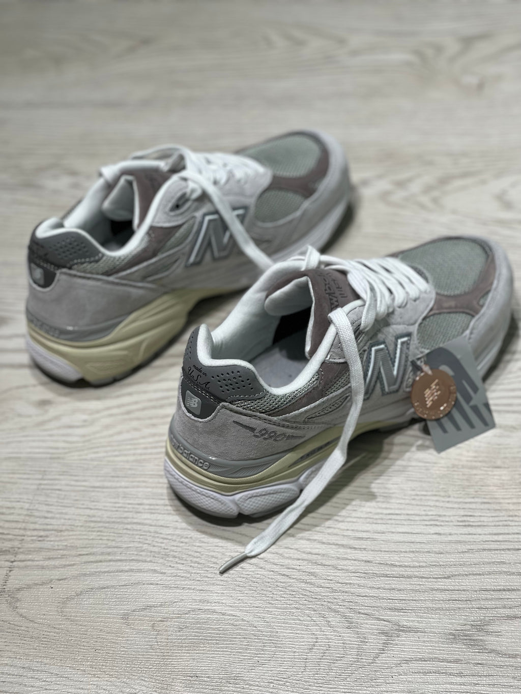 New Balance 990