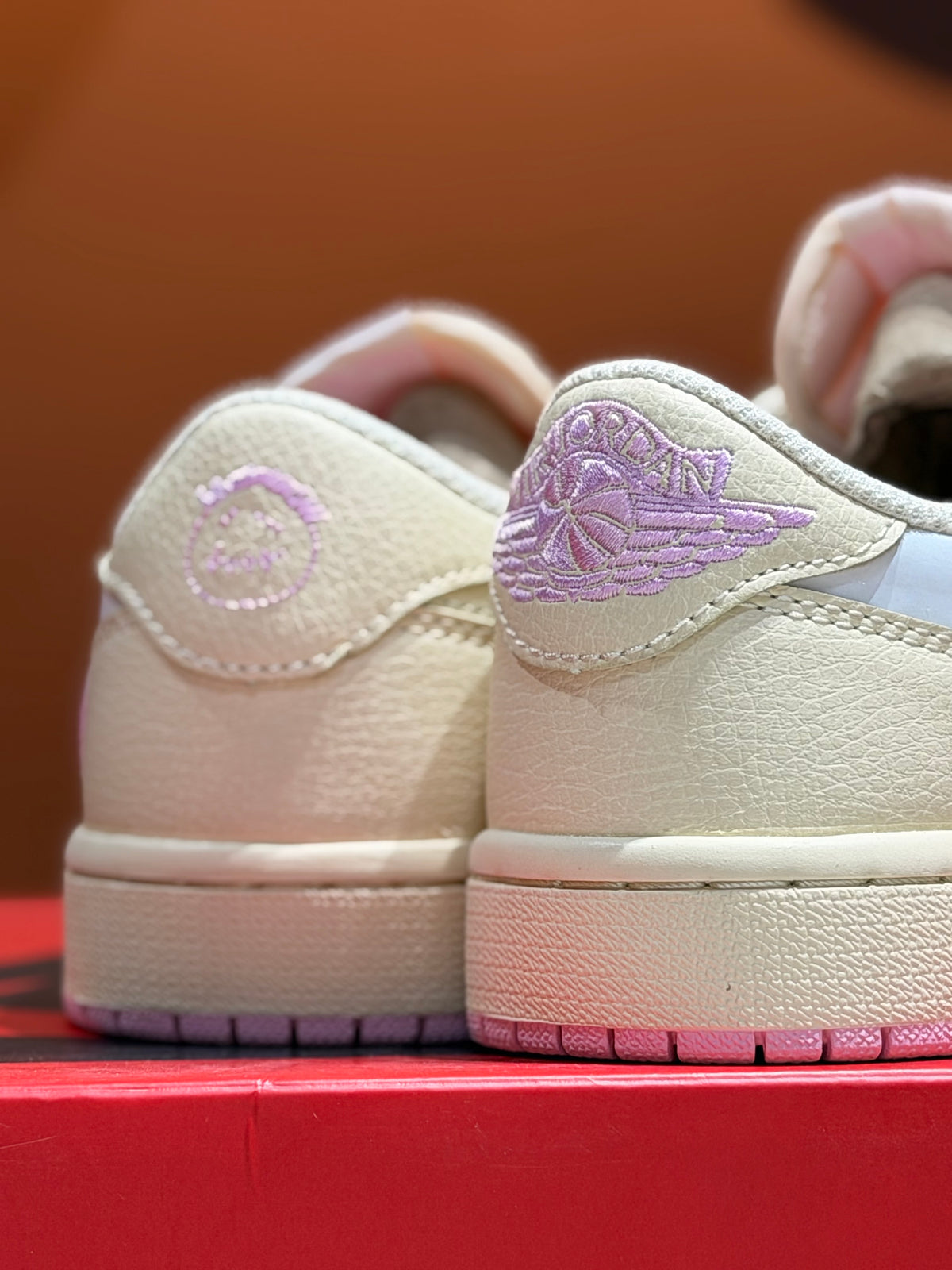 Nike low travis scott
