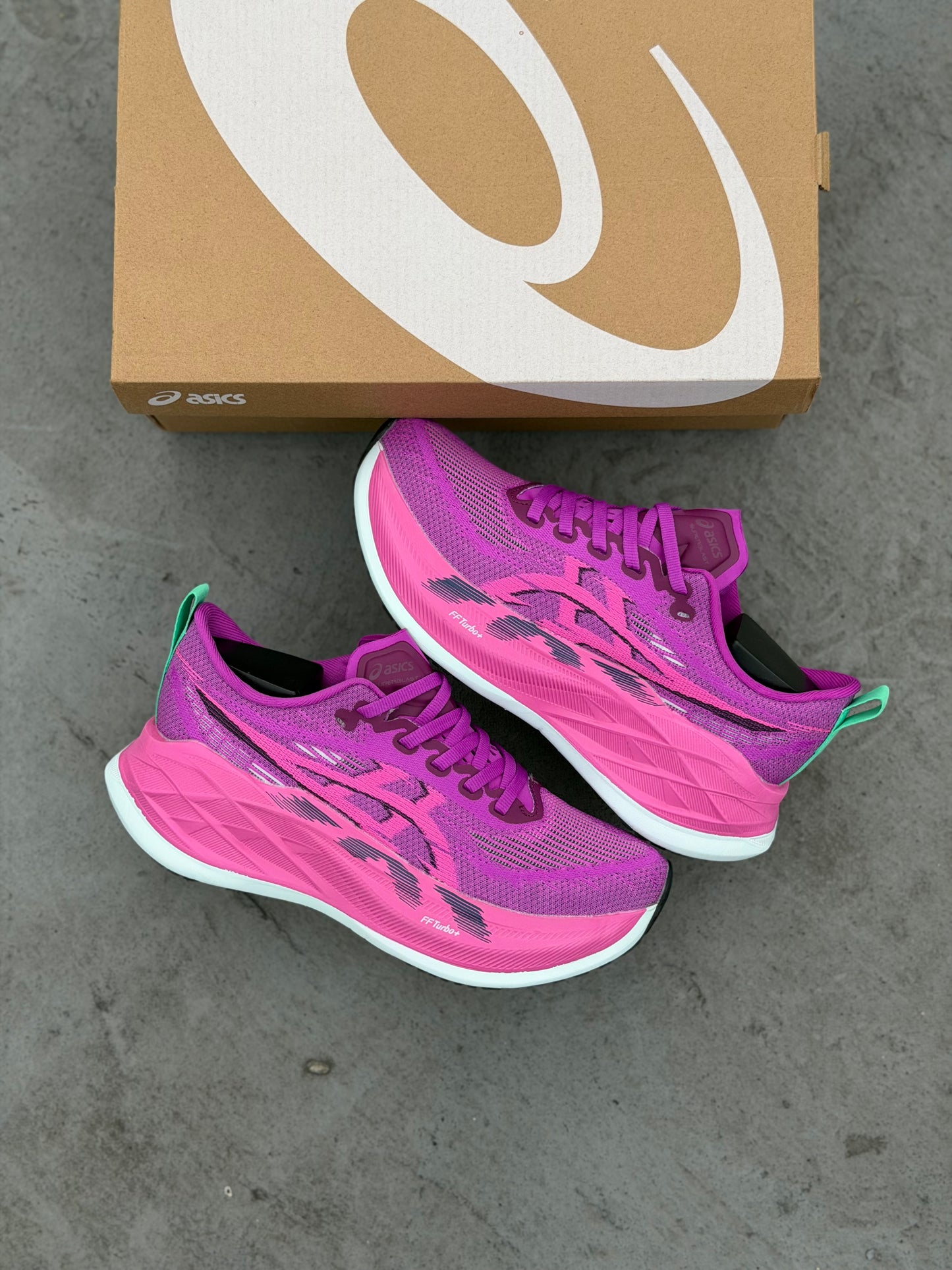 SUPERBLAST FUCSIA
