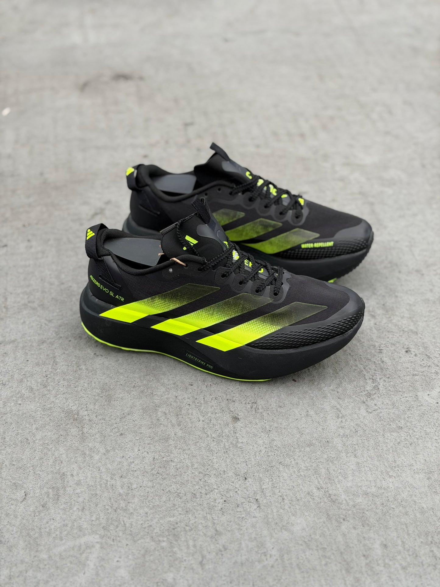 ADIDAS SL