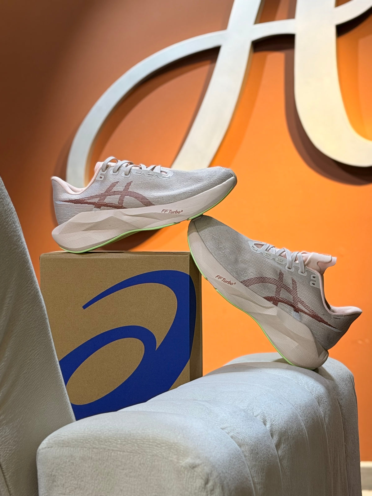 Asics nova blast 6