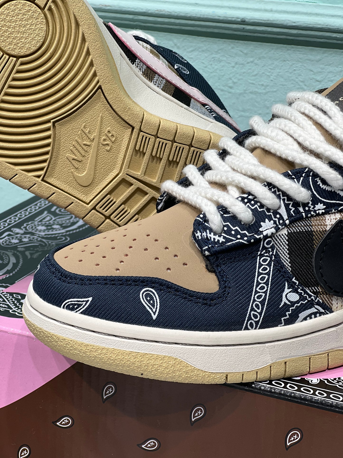 Nike dunk sb travis scott