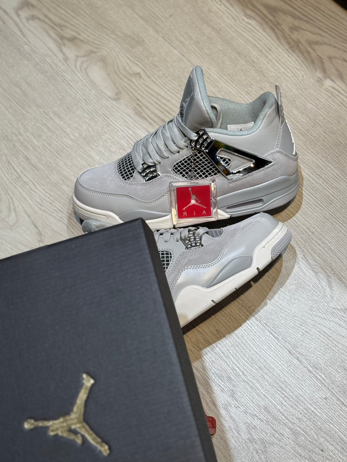 Jordan retro 4 frozen
