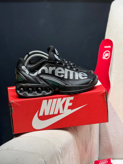 Nike DN x Supreme