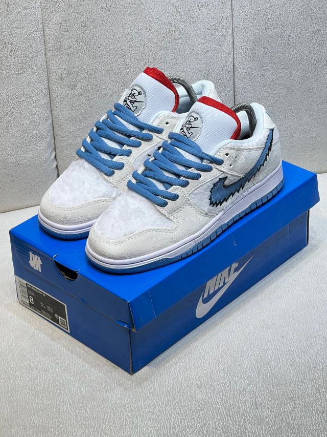 Nike Dunk SB Abominable