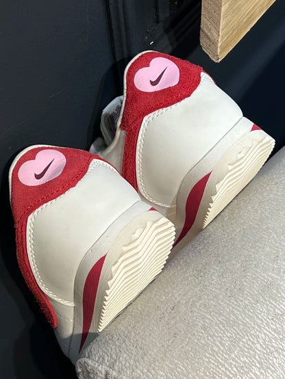 Nike Cortez San Valentín