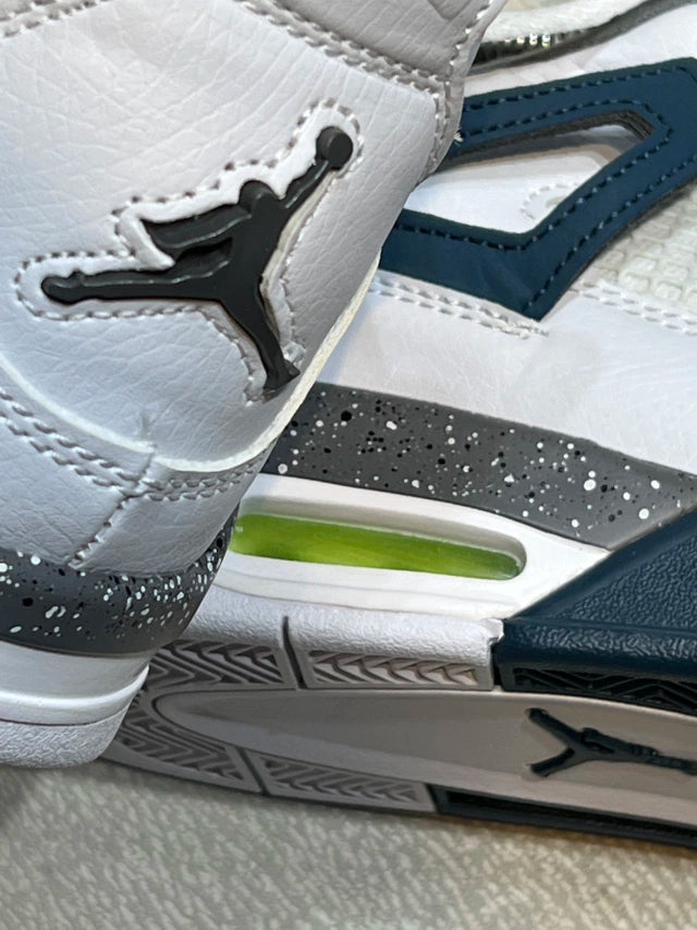 Jordan Retro 4 Military Blue
