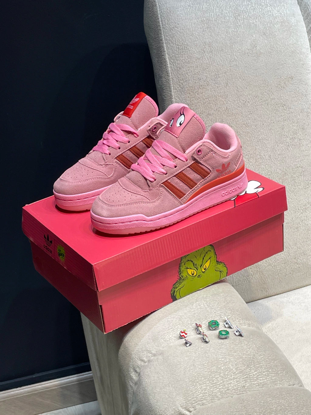 Adidas Forum x Grinch Rosa