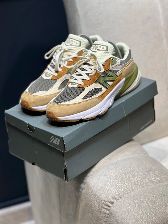 New Balance 990