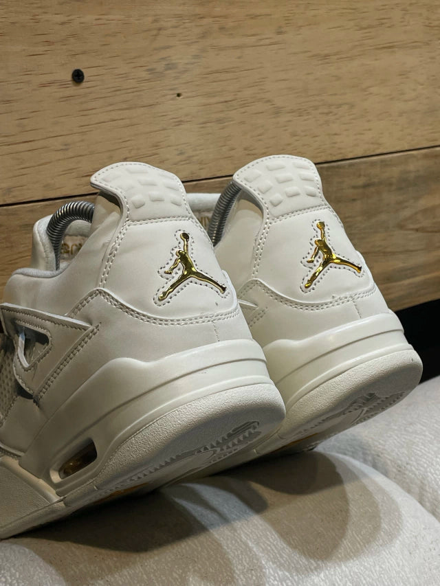 Jordan Retro 4 Beige Dorado
