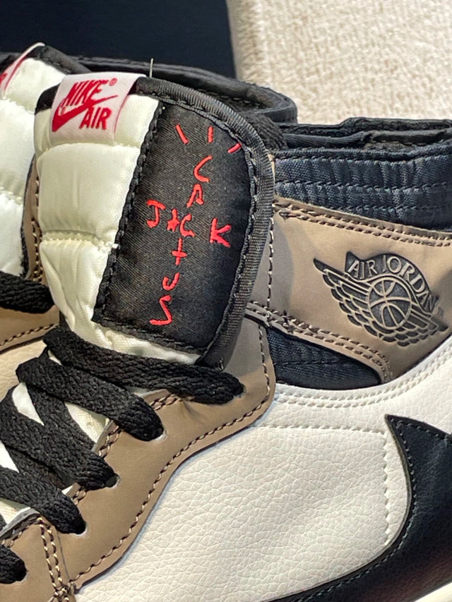 Jordan Retro 1 x Travis Scott