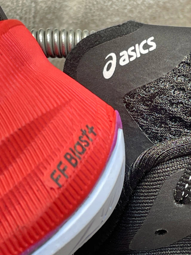 ASICS Novablast