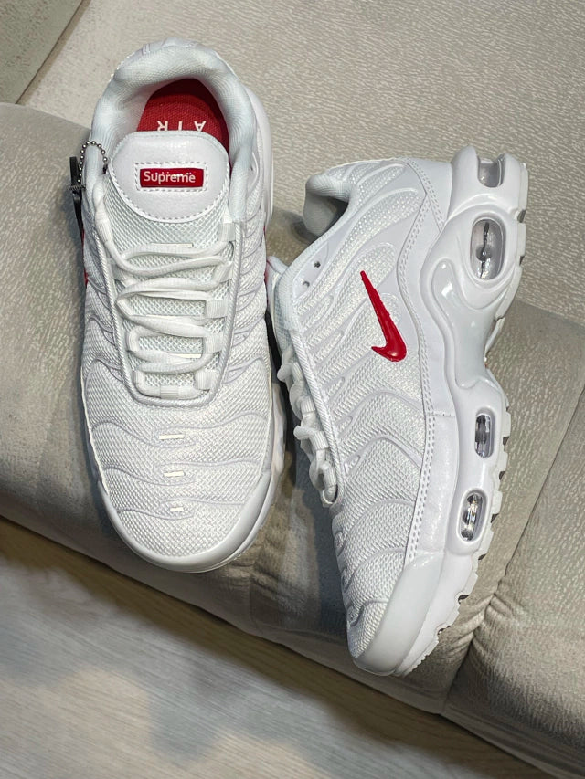 Nike TN x Supreme