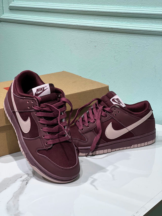 Nike Dunk Vinotinto