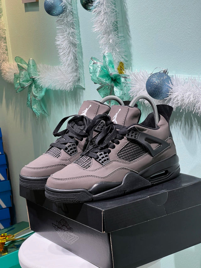 Jordan Retro 4 x Travis Scott